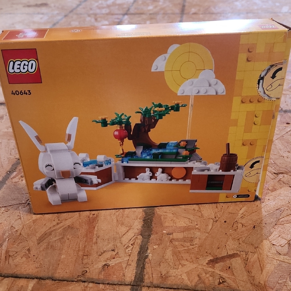 Lego Yellow and White Building Set with Rabbit - Picture 2 of 3